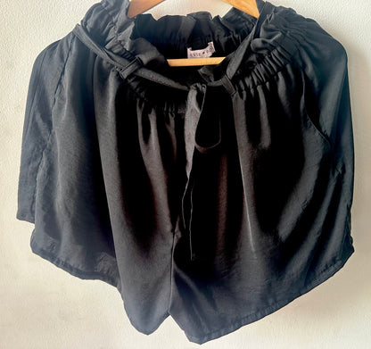 *SALE* Black elasticated waist shorts 